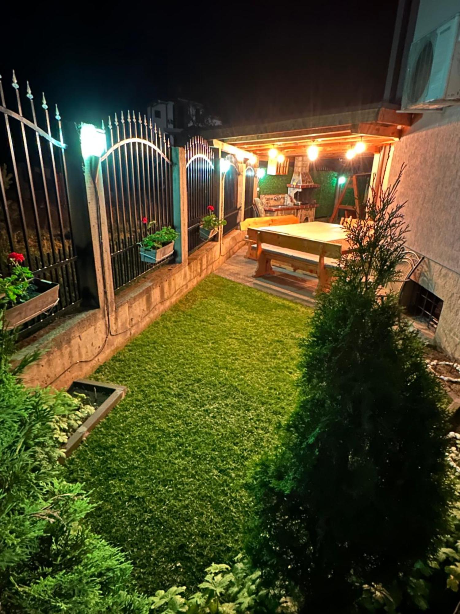 Madzhare Advel Guest Hous酒店 外观 照片